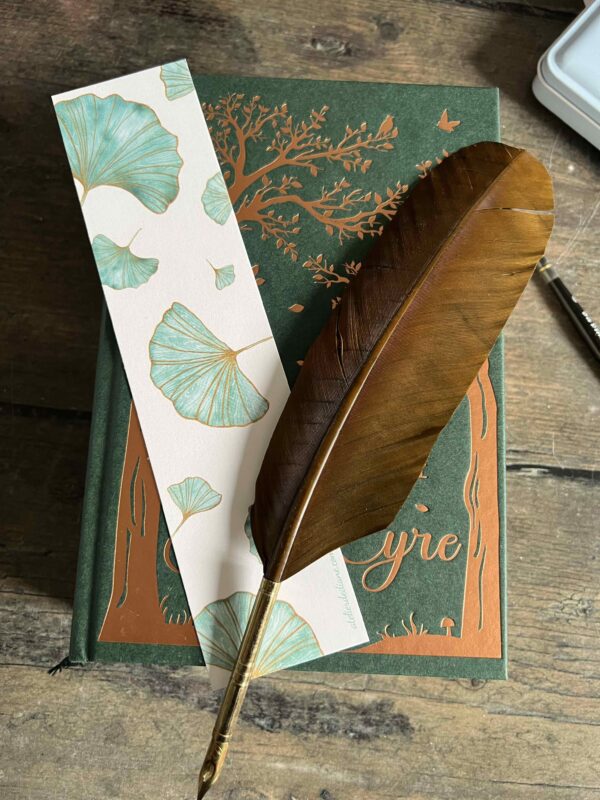 Marque-page Ginkgo, fond rose pâle